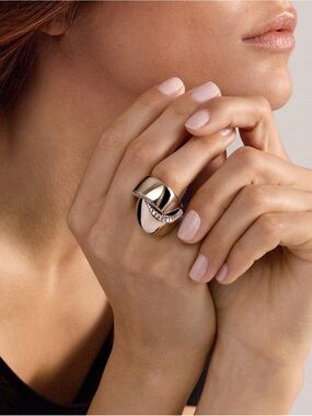Vhernier Abbraccio 18k White Gold Diamond Ring